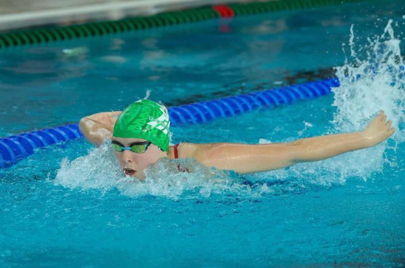 01_Kassel_Schwimmerin_Schmetterling